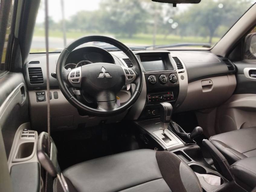 Mitsubishi PAJERO 3.2 HPE 4X4 7 LUGARES 16V TURBO INTERCOOLER DIESEL 4P AUTOMÁTICO