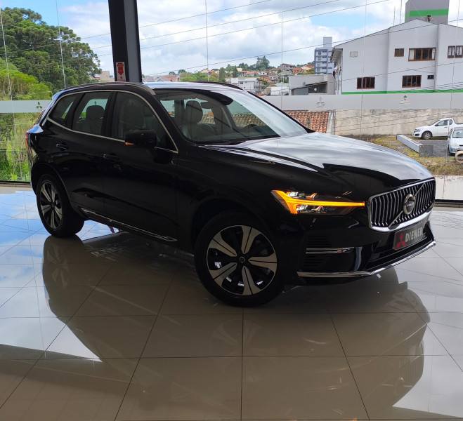 VOLVO XC 60 T8 PLUS HÍBRIDO 2024