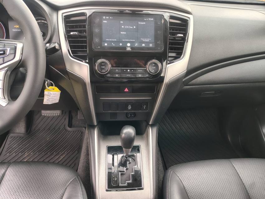 Mitsubishi L200 TRITON 2.4 16V TURBO DIESEL SPORT HPE CD 4P 4X4 AUTOMÁTICO