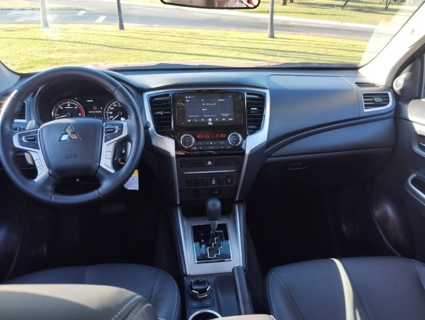 Mitsubishi L200 TRITON 2.4 16V TURBO DIESEL SPORT HPE CD 4P 4X4 AUTOMÁTICO