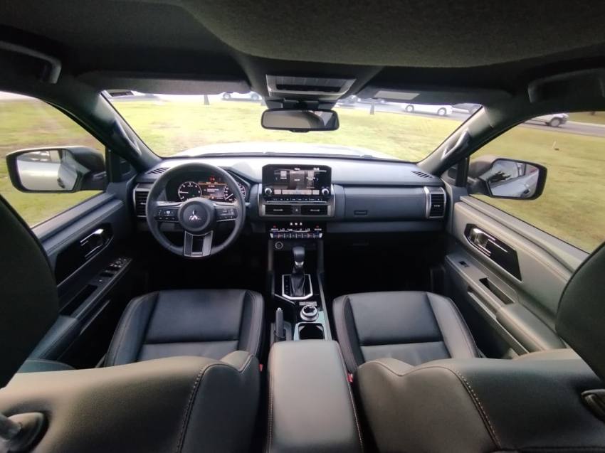 Mitsubishi TRITON 2.4 BITURBO DIESEL CD KATANA 4X4 AUTOMÁTICO