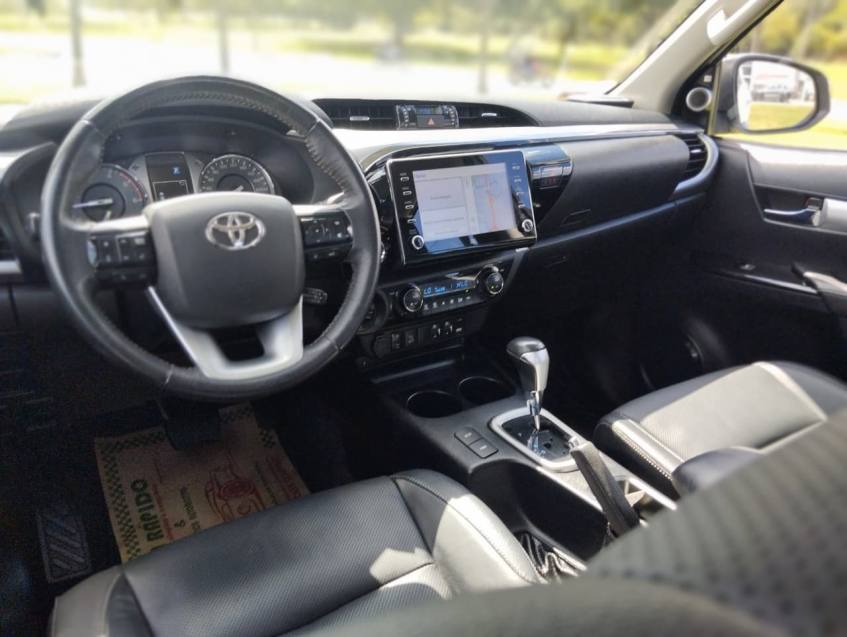 Toyota HILUX 2.8 D-4D TURBO DIESEL CD SRX 4X4 AUTOMÁTICO