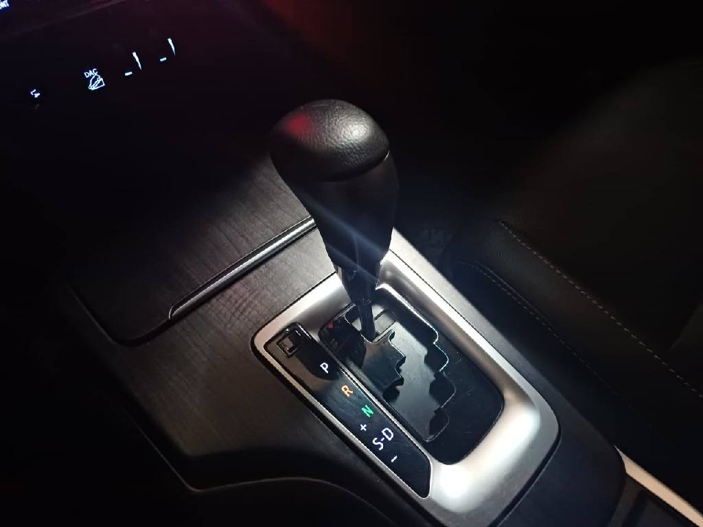 TOYOTA HILUX SW4 2.8 D-4D TURBO DIESEL SRX 7L 4X4 AUTOMÁTICO
