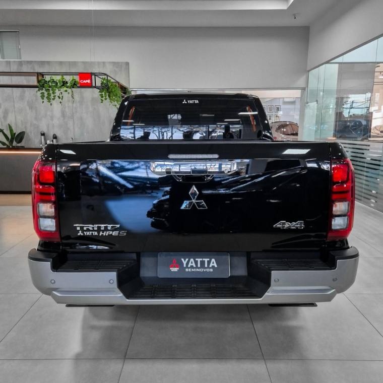 Mitsubishi TRITON 2.4 BITURBO DIESEL CD HPE-S 4X4 AUTOMÁTICO 2025/2026