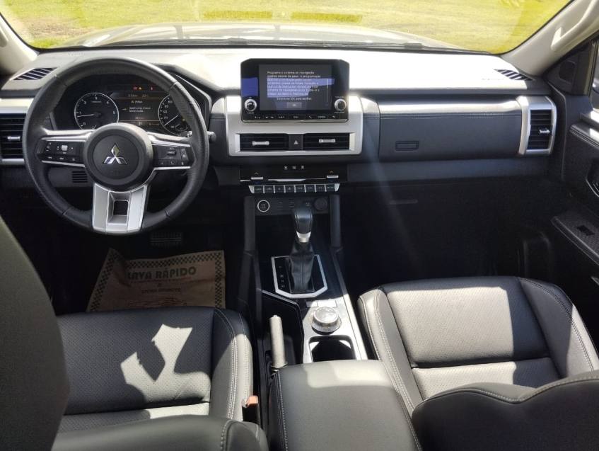 Mitsubishi TRITON 2.4 BITURBO DIESEL CD HPE-S 4X4 AUTOMÁTICO