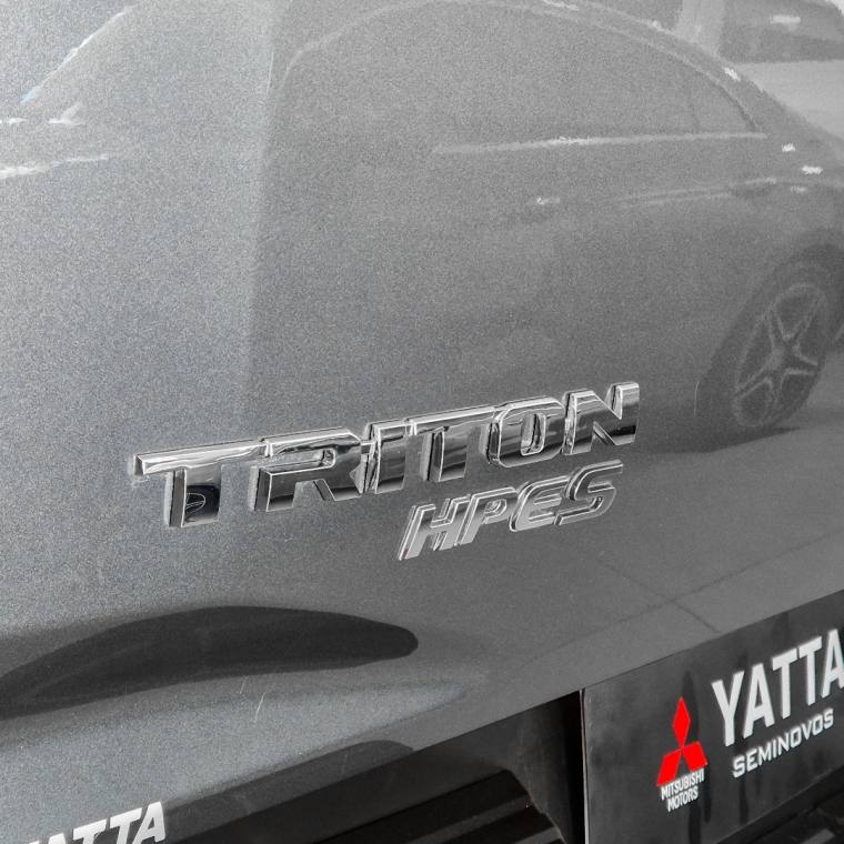 Mitsubishi TRITON 2.4 BITURBO DIESEL CD HPE-S 4X4 AUTOMÁTICO 2025/2026