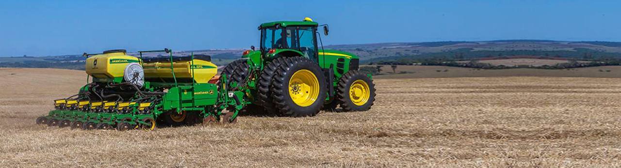 John Deere 2113