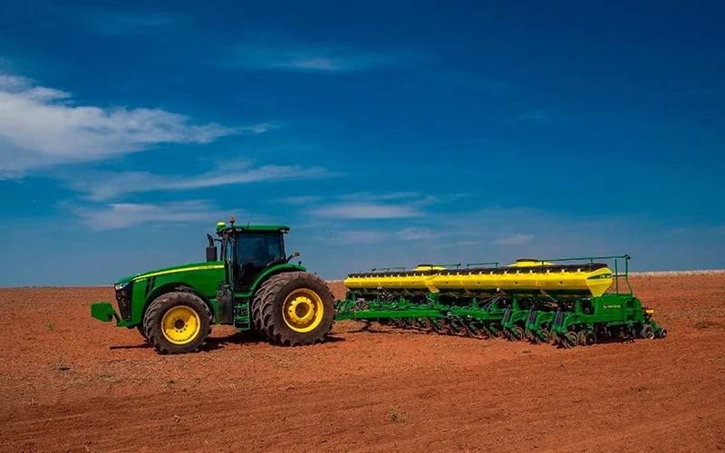 John Deere 2130