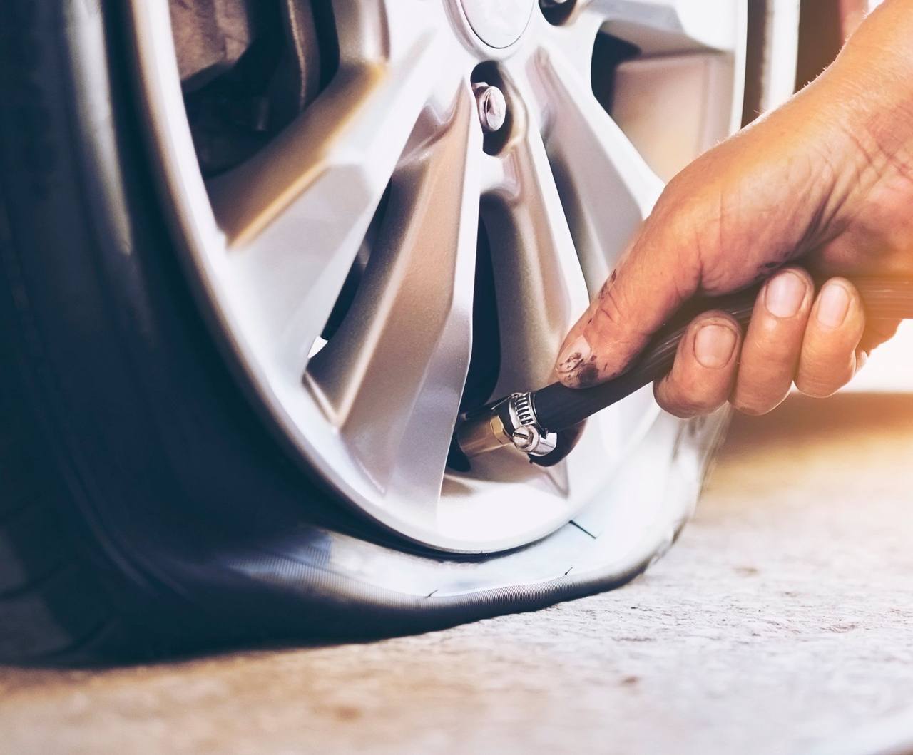 Levantamento da Continental Pneus revela hábitos de calibragem dos motoristas brasileiros: quase 30% somente calibram uma vez por mês ou quando percebem o pneu murcho