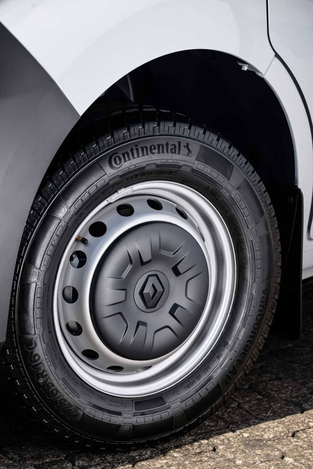 Pneus Continental equipa de série a Renault Master